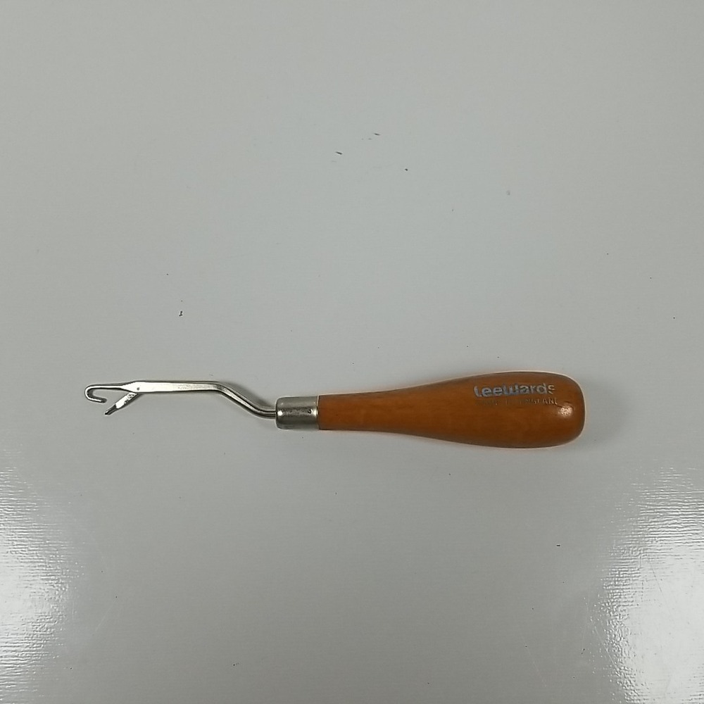 Vintage Lee Ward No.3 Latch Hook Made England Wood Handle Rug Making